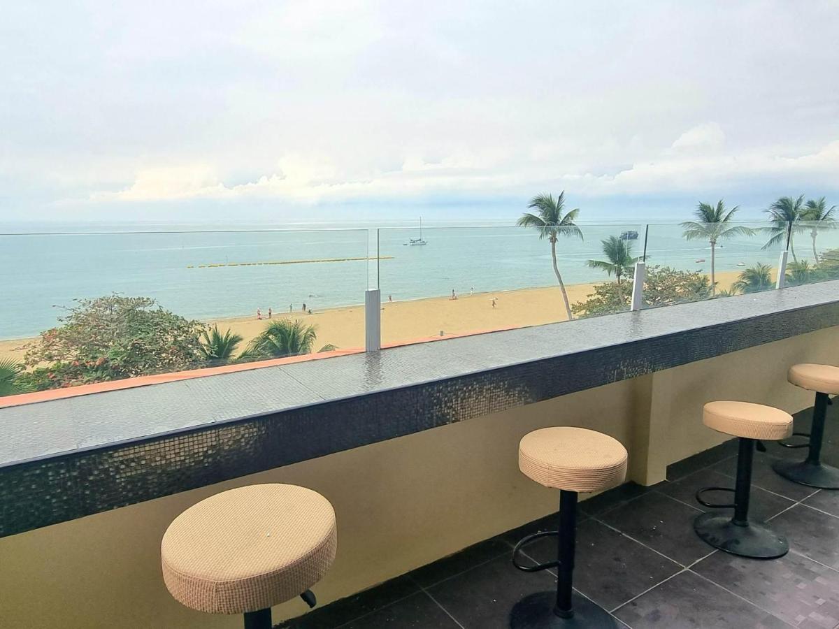 Happy Jomtien - Beachfront Exterior foto