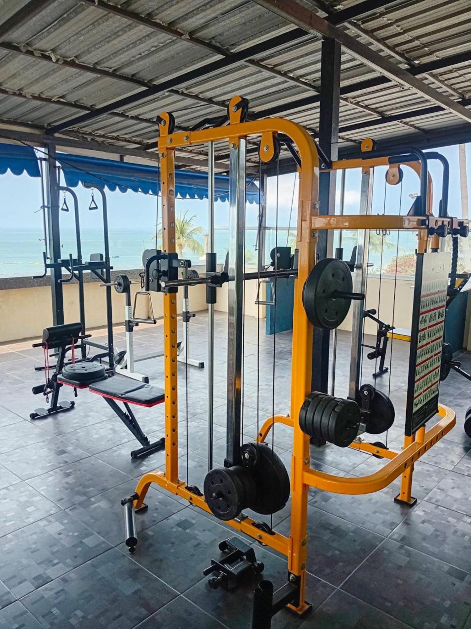Happy Jomtien - Beachfront Exterior foto